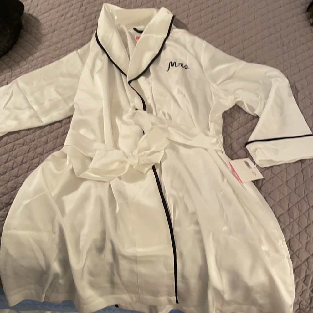 Never worn Kate Spade “Mrs” robe